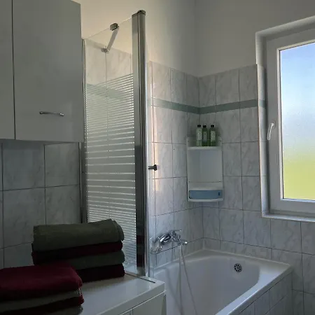 Annamaria Πούλα